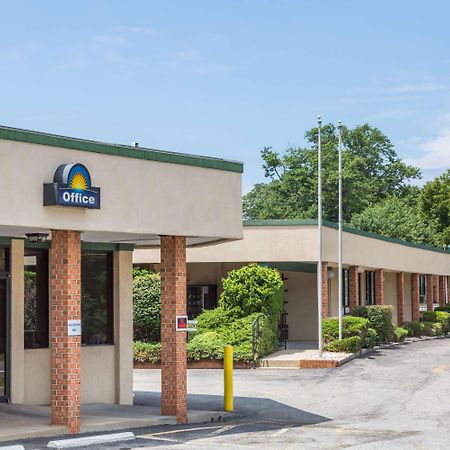 Days Inn By Wyndham Bedford Exteriér fotografie