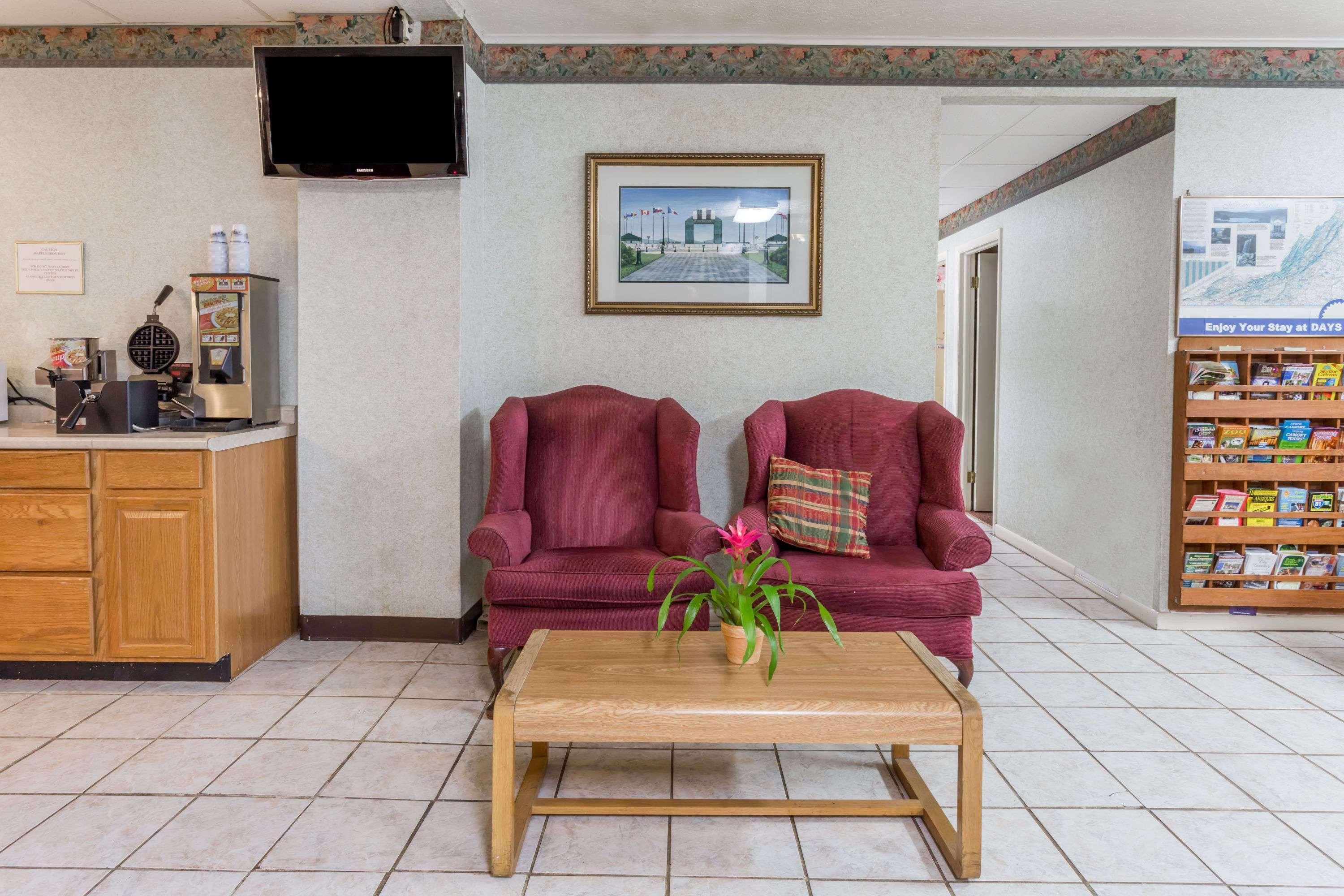 Days Inn By Wyndham Bedford Exteriér fotografie